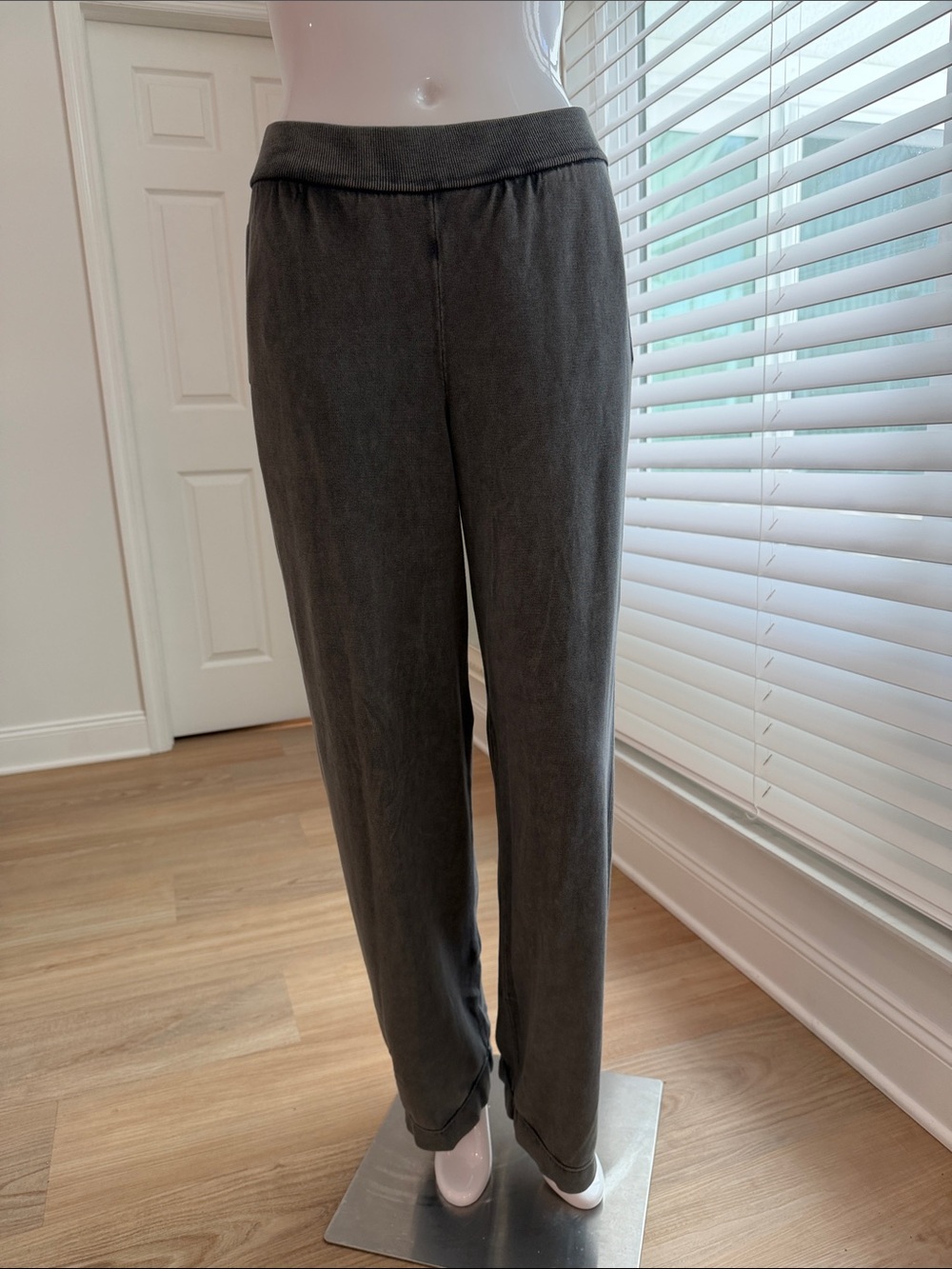 Barefoot Dreams Women's Relax Leg Pants Charcoal Gray